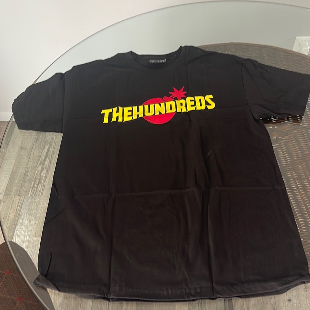 NEVER WORN THE HUNDREDS BLACK TEE SIZE L